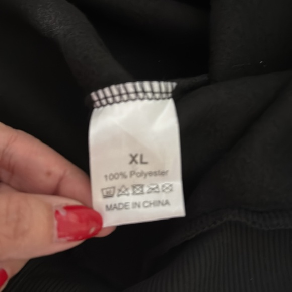 Adorable Teddy Bear sweatshirt. - Picture 4 of 5